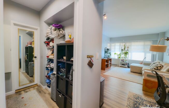 1 bed, 1 bath, $2,195, Unit Unit 226