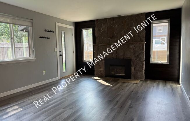 830 NW 12 ST