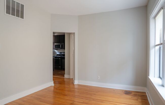 2 beds, 1 bath, 700 sqft, $1,750, Unit 3010-2N