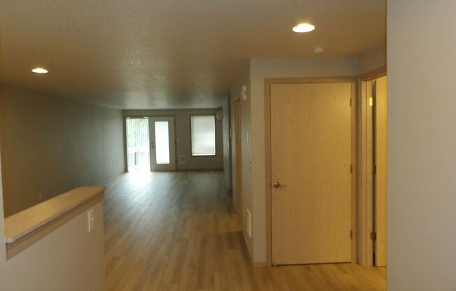 2 beds, 2 baths, 1,240 sqft, $1,940, Unit R77