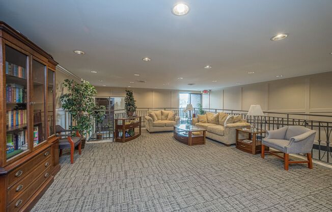 530 N Main Street - The Townhouse.