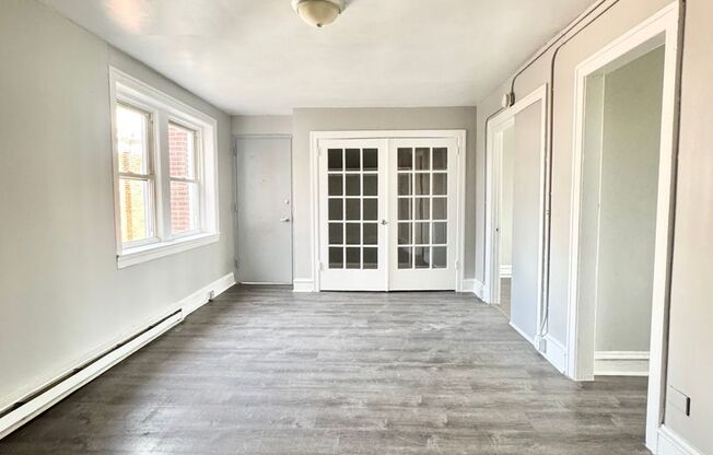 2 beds, 1 bath, $1,195, Unit F-31