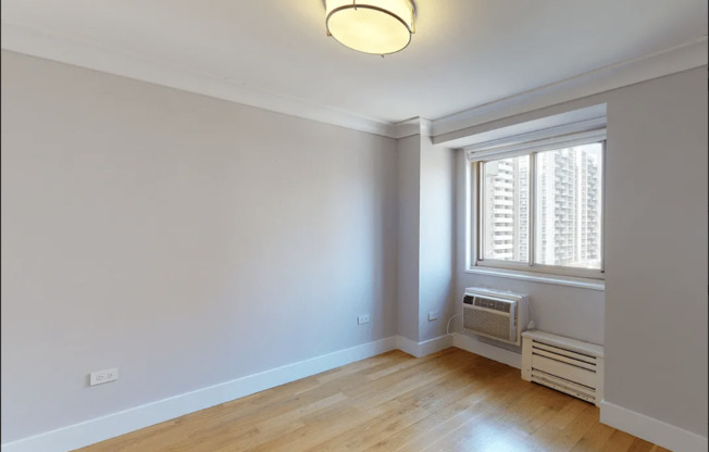 3 beds, 2 baths, 789 sqft, $7,850, Unit 7C