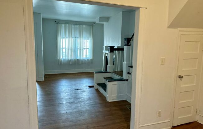 MOVE IN READY!!! 4-bed, 1.5 bathroom + basement Single Family Home - Northeast Philadelphia