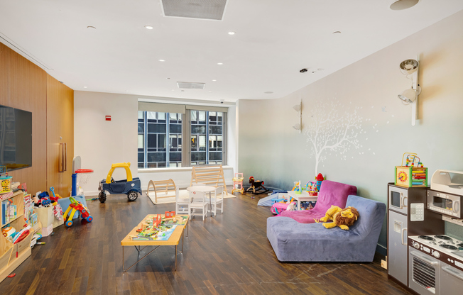 Studio, 1.5 baths, 668 sqft, $5,300, Unit 24A