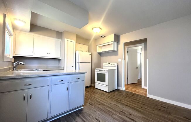 DKR - 8919 W Hampton Ave