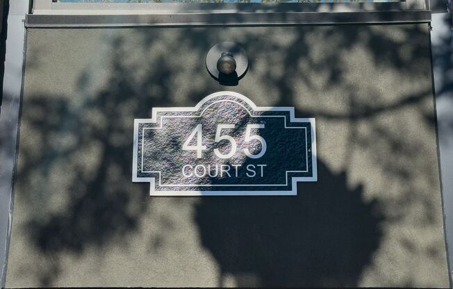 NEWLY RENOVATED DOWNTOWN SALEM STUDIO