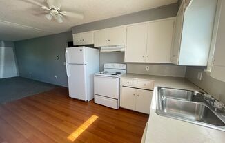 5364 S Hutchinson Ave