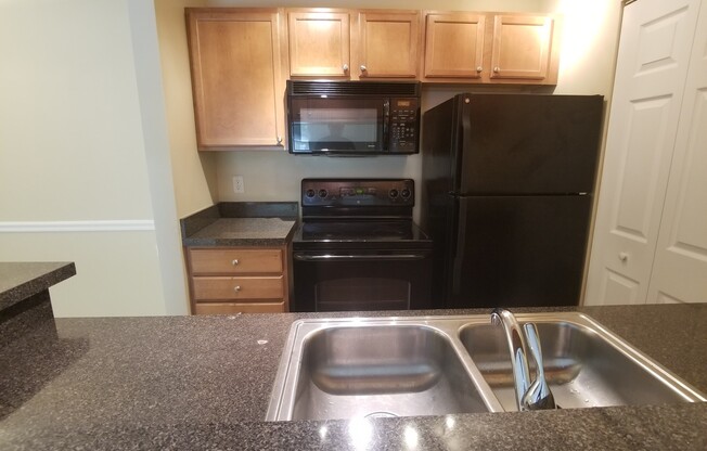 2 beds, 2 baths, $1,800