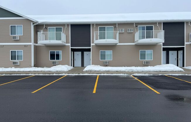 1 bed, 1 bath, 705 sqft, $1,150, Unit AT 715-55