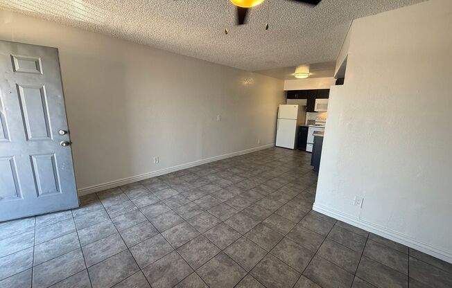 2 beds, 1 bath, 750 sqft, $950, Unit 209