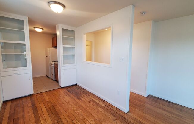 Studio, 1 bath, 450 sqft, $1,200, Unit Unit #1