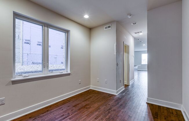 3 beds, 2.5 baths, 1,300 sqft, $2,750, Unit Unit 4