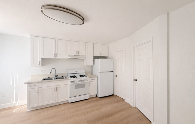 10516 1/2 S VERMONT AVE