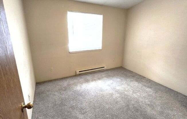 2 beds, 2 baths, 976 sqft, $1,350, Unit 60