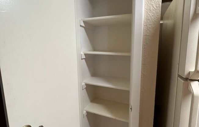 2 beds, 1 bath, $1,450, Unit Unit 325