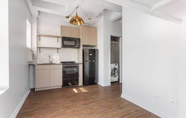 Studio, 1 bath, 212 sqft, $1,495, Unit 701