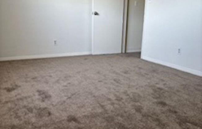 2 beds, 1 bath, 800 sqft, $1,995, Unit 40