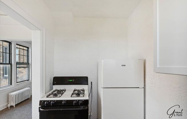 Studio, 1 bath, $695