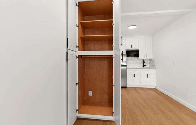 Studio, 1 bath, 350 sqft, $1,495, Unit Unit #21