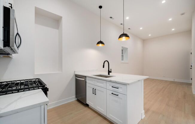 LC1 - 2455 W Armitage