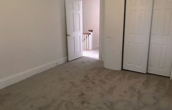 3 beds, 1 bath, $1,650