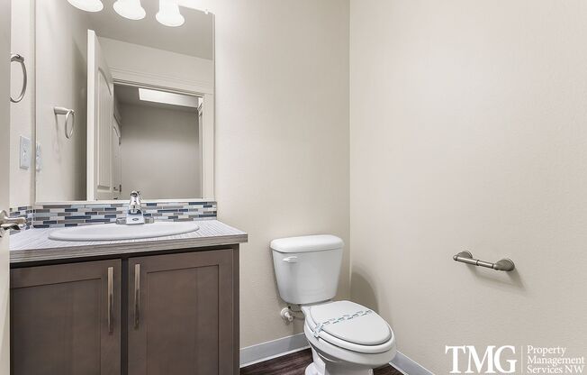 2 beds, 1.5 baths, 872 sqft, $1,650, Unit 226