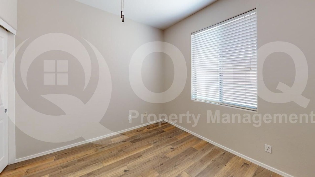 3690 E JANELLE CT