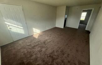 2 beds, 1 bath, $1,300