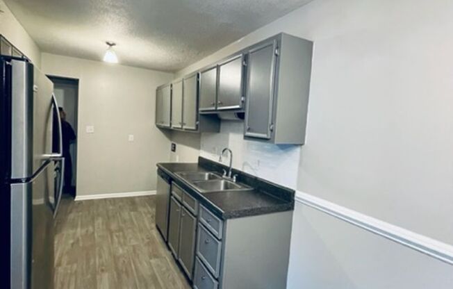 1 bed, 1 bath, 616 sqft, $878, Unit 35