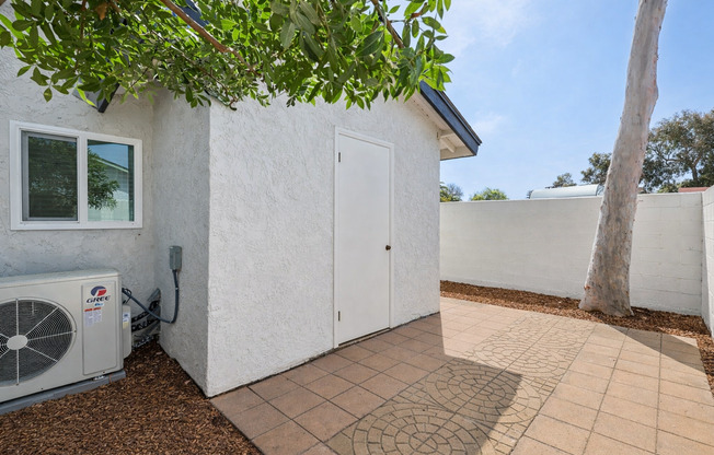 2 beds, 1.5 baths, 1,215 sqft, $3,840, Unit 601