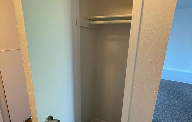 2 beds, 1 bath, 850 sqft, $1,749, Unit B-24