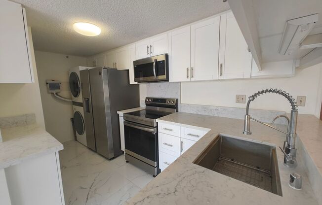 Newly renovated 2 bedroom 2 bathroom corner unit in McCully-Mo'ili'ili – Available Now!
