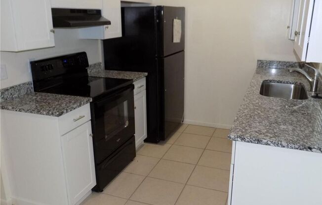 2 beds, 1 bath, 900 sqft, $1,250, Unit Unit B