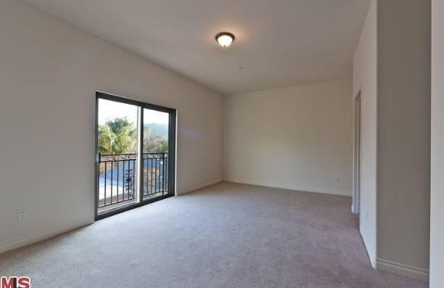 10214 FERNGLEN AVE