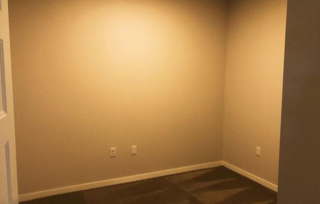1 bed, 1 bath, 1,013 sqft, $2,989, Unit 102
