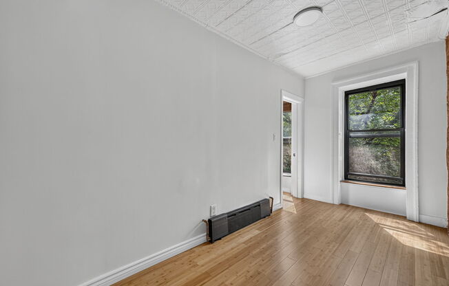 113 WAVERLY AVE