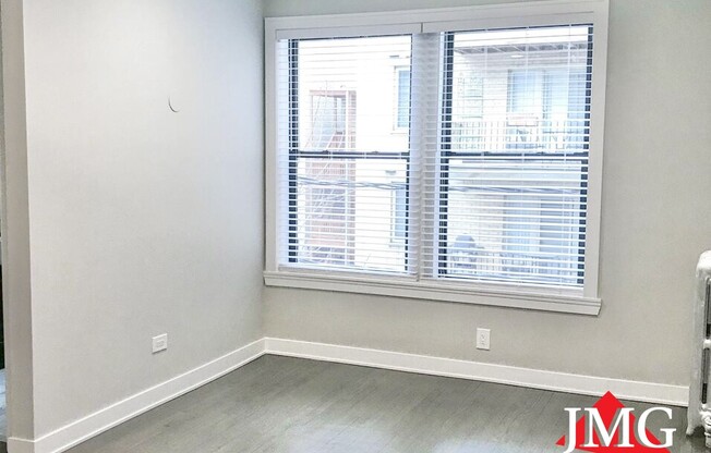 436 W Surf St 2H