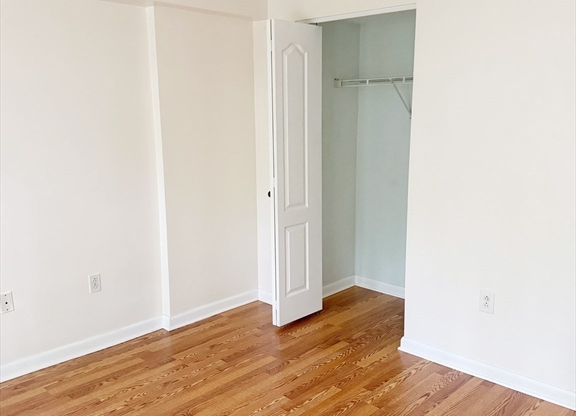 2 beds, 1.5 baths, 980 sqft, $2,595, Unit A104