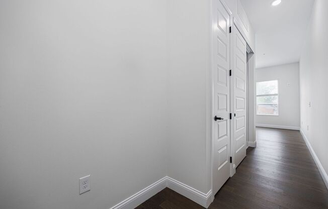 1 bed, 1 bath, 605 sqft, $1,390, Unit 405