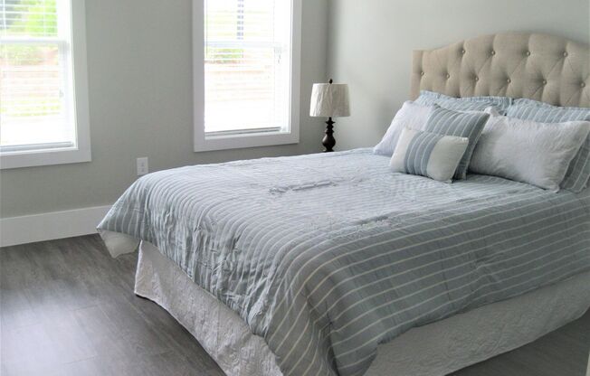 1 BR 1 BA Apartment