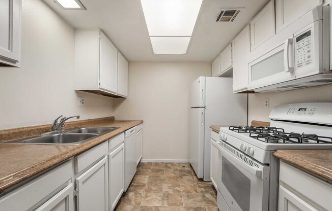 1 bed, 1 bath, $1,000, Unit # #B