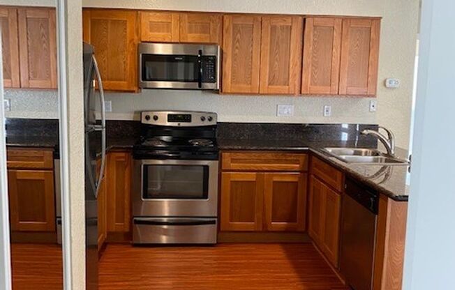 2 beds, 2 baths, 900 sqft, $2,015, Unit 156