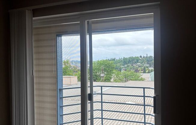 1 bed, 1 bath, 715 sqft, $2,045, Unit 307
