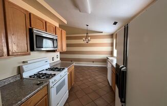 3 beds, 2 baths, $1,395