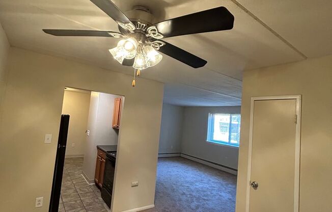 1 bed, 1 bath, 734 sqft, $1,350, Unit K05
