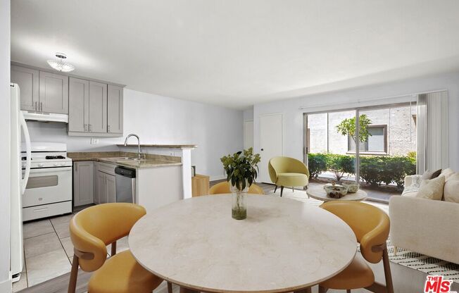 1 bed, 1 bath, 634 sqft, $1,750, Unit 115