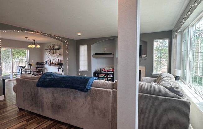 HUGE PET FRIENDLY Rental