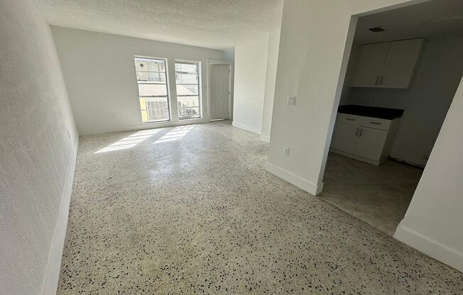 2 beds, 1.5 baths, $1,900, Unit Vento 7 #4