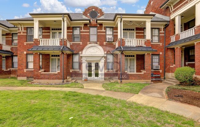 2 beds, 1 bath, 950 sqft, $995, Unit 308-2